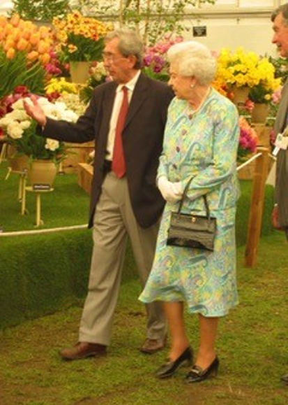 Ronald Blom with Her Majesty The Queen at the Chelsea Flower Show